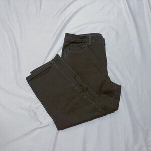 Olive green jeans curvy capri.